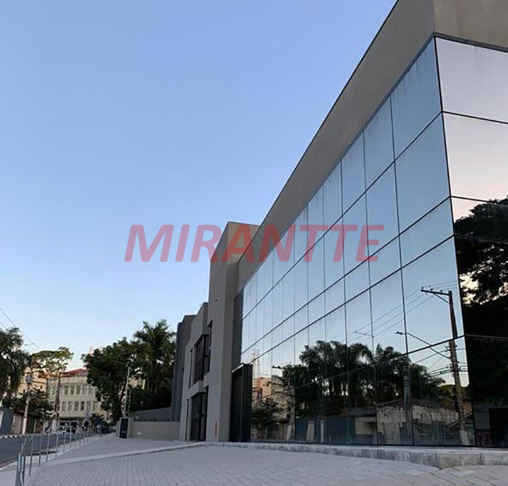 Comercial de 1800m² em santana de parnaiba