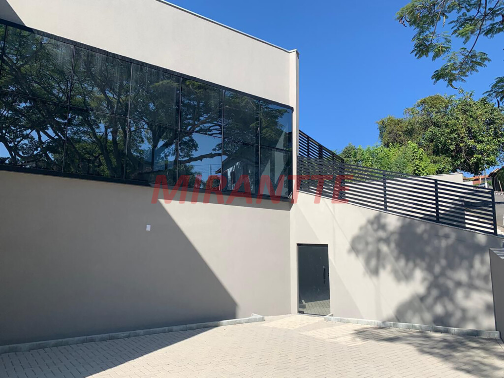 Comercial de 1800m² em santana de parnaiba