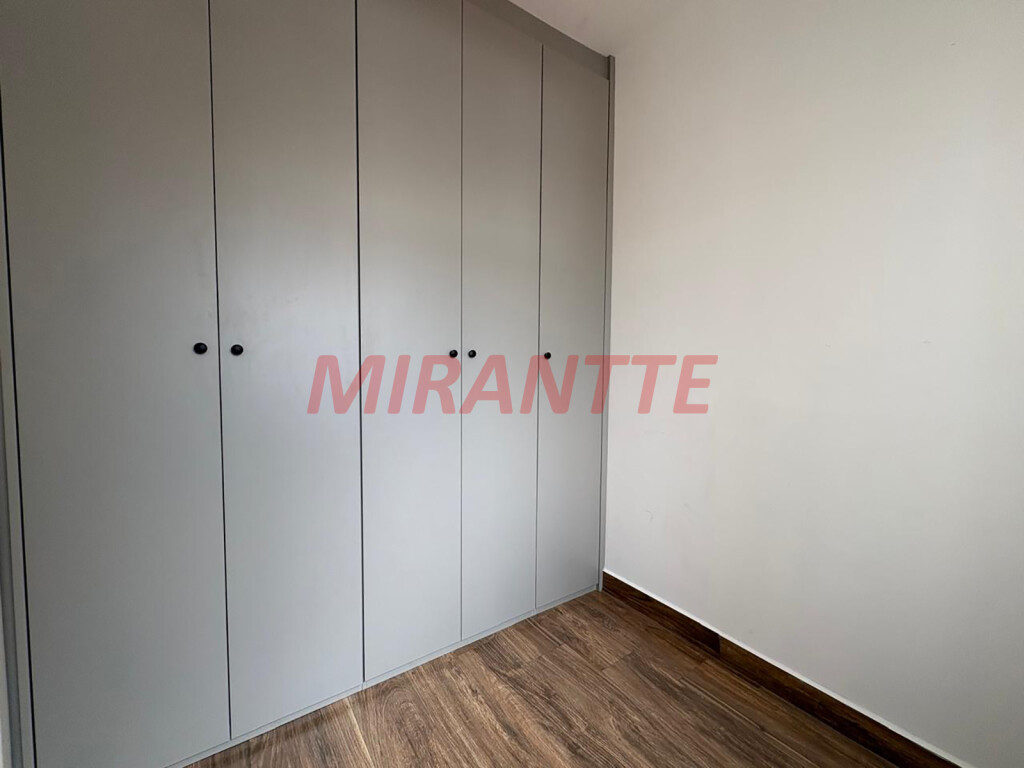 Apartamento de 35m² com 2 quartos em Vila Mazzei