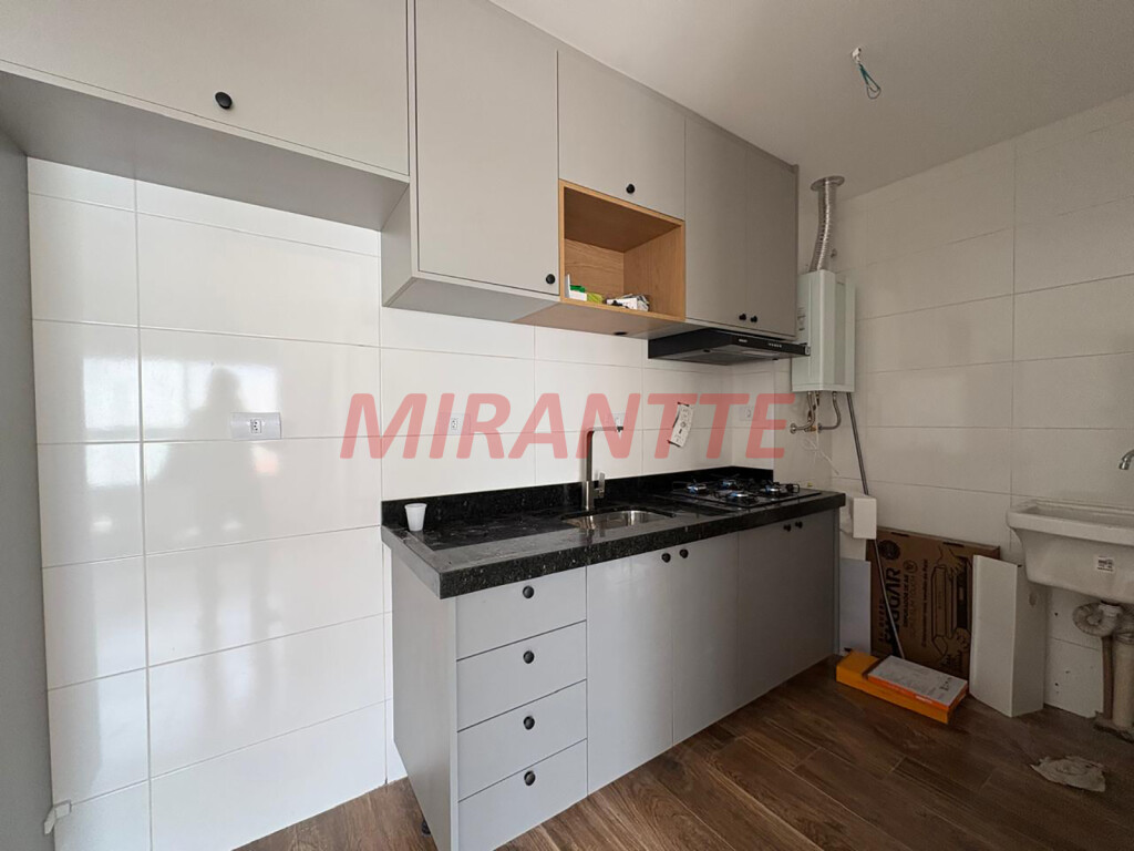 Apartamento de 35m² com 2 quartos em Vila Mazzei