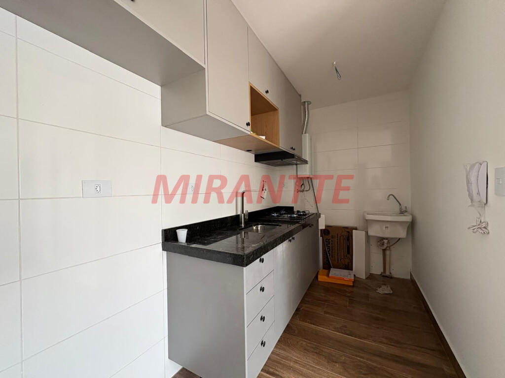 Apartamento de 35m² com 2 quartos em Vila Mazzei