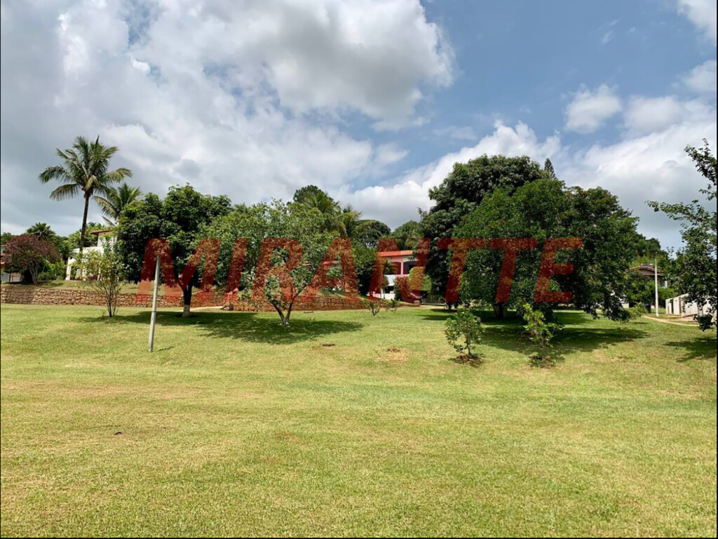 Chácara de 1211m² com 7 quartos em Chácaras do Guacuri