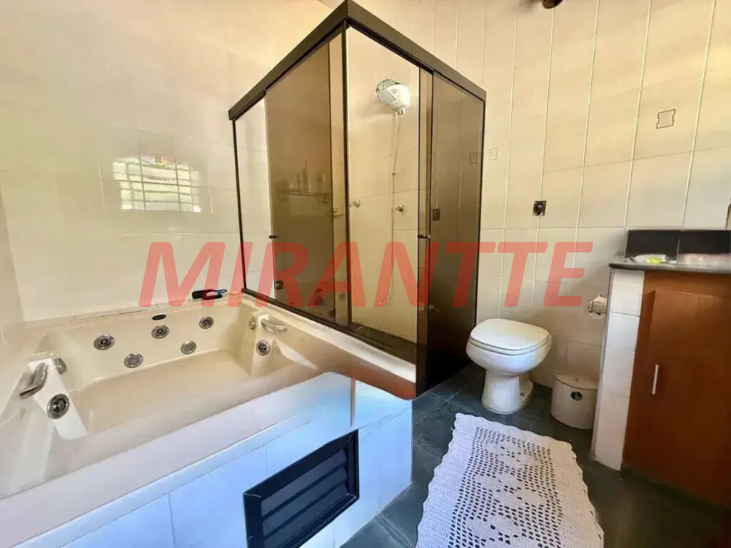 Chácara de 1211m² com 7 quartos em Chácaras do Guacuri