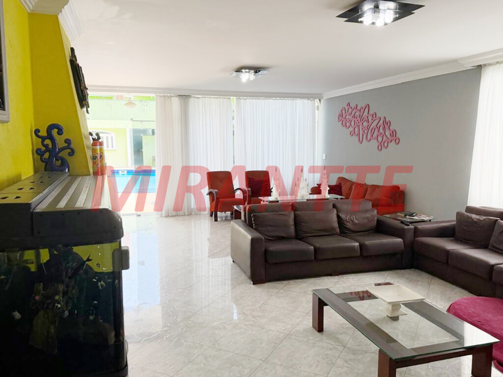 Sobrado de 600m² com 5 quartos em Interlagos