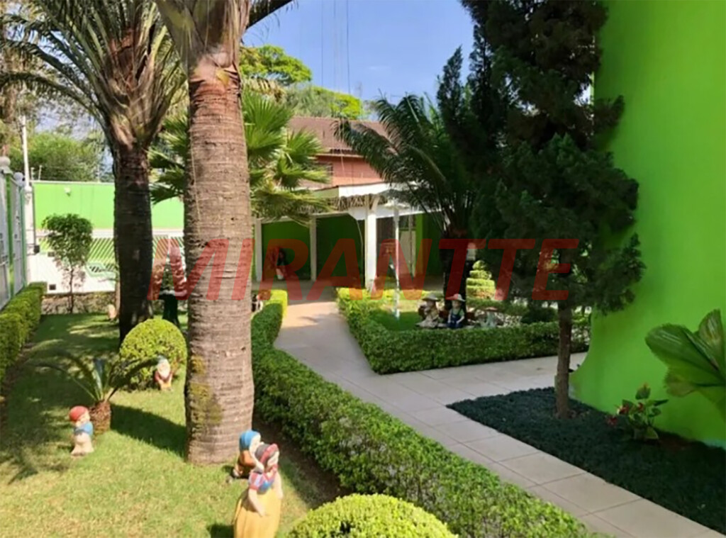 Sobrado de 600m² com 5 quartos em Interlagos