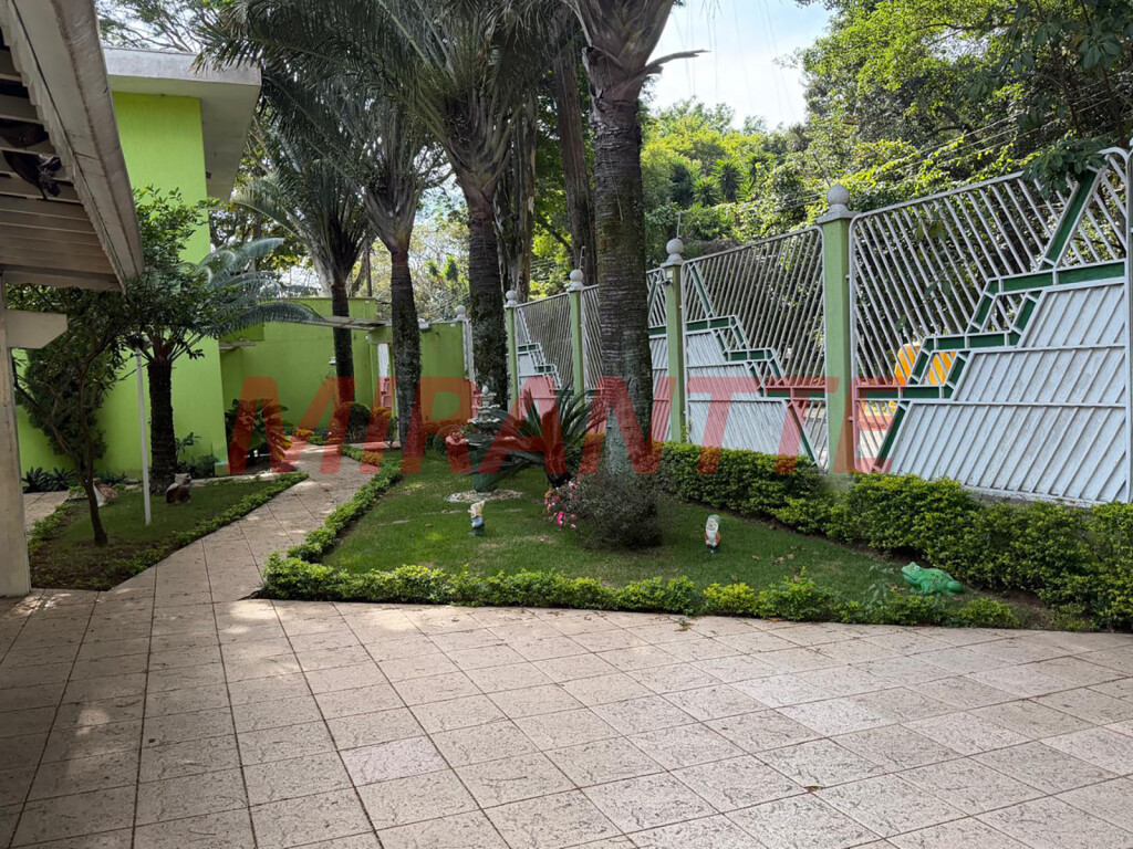 Sobrado de 600m² com 5 quartos em Interlagos