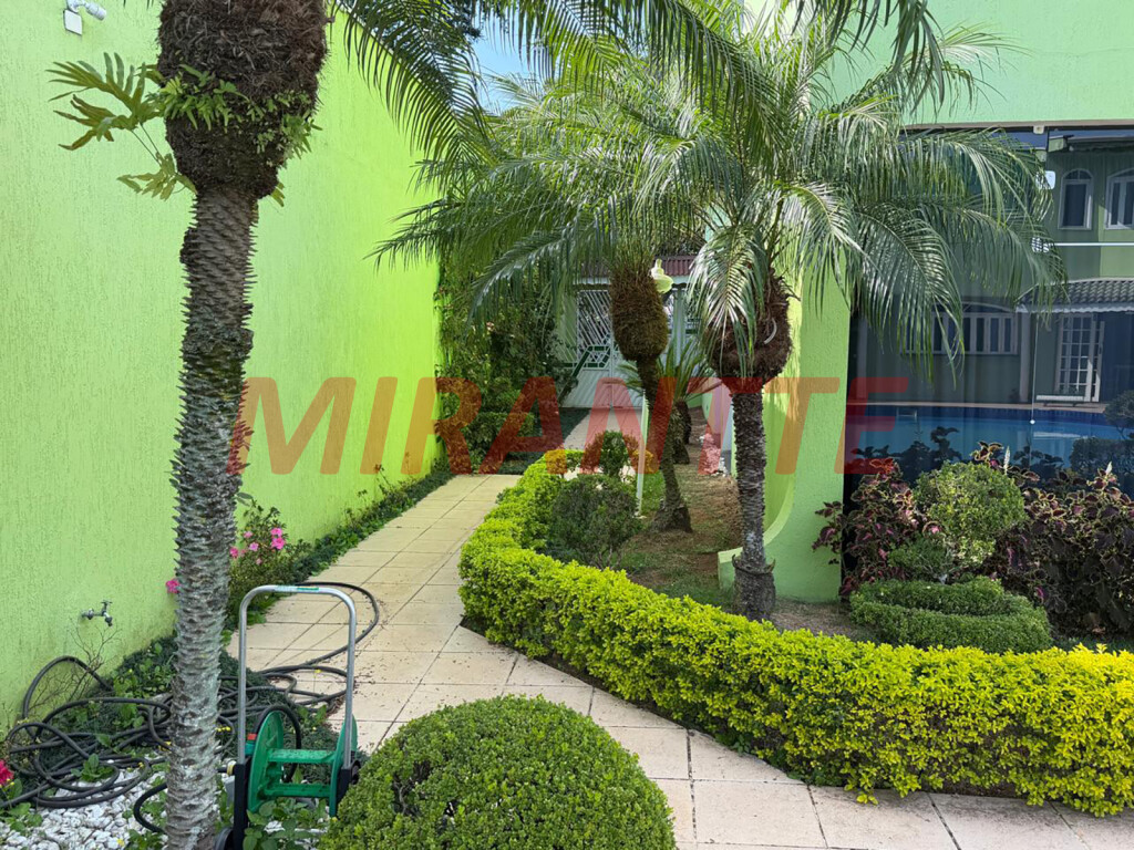 Sobrado de 600m² com 5 quartos em Interlagos
