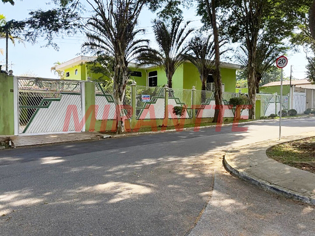 Sobrado de 600m² com 5 quartos em Interlagos