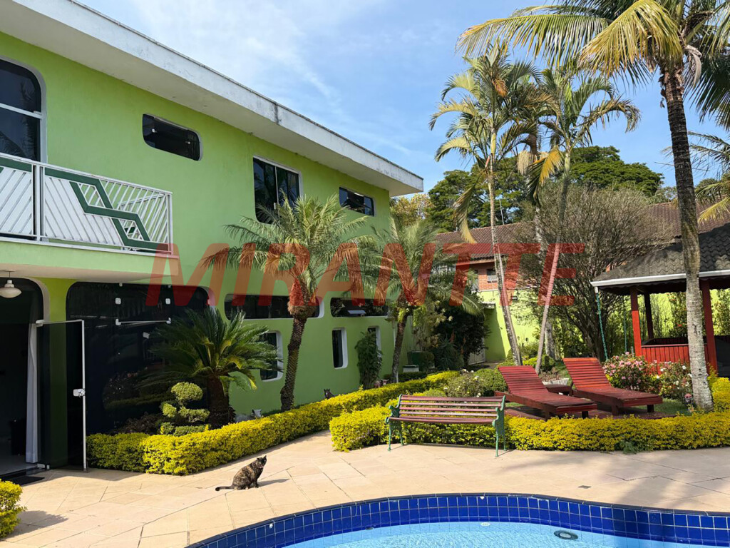 Sobrado de 600m² com 5 quartos em Interlagos