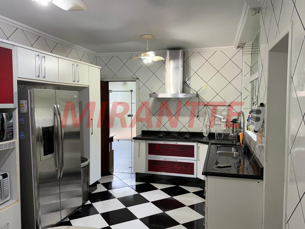 Sobrado de 600m² com 5 quartos em Interlagos