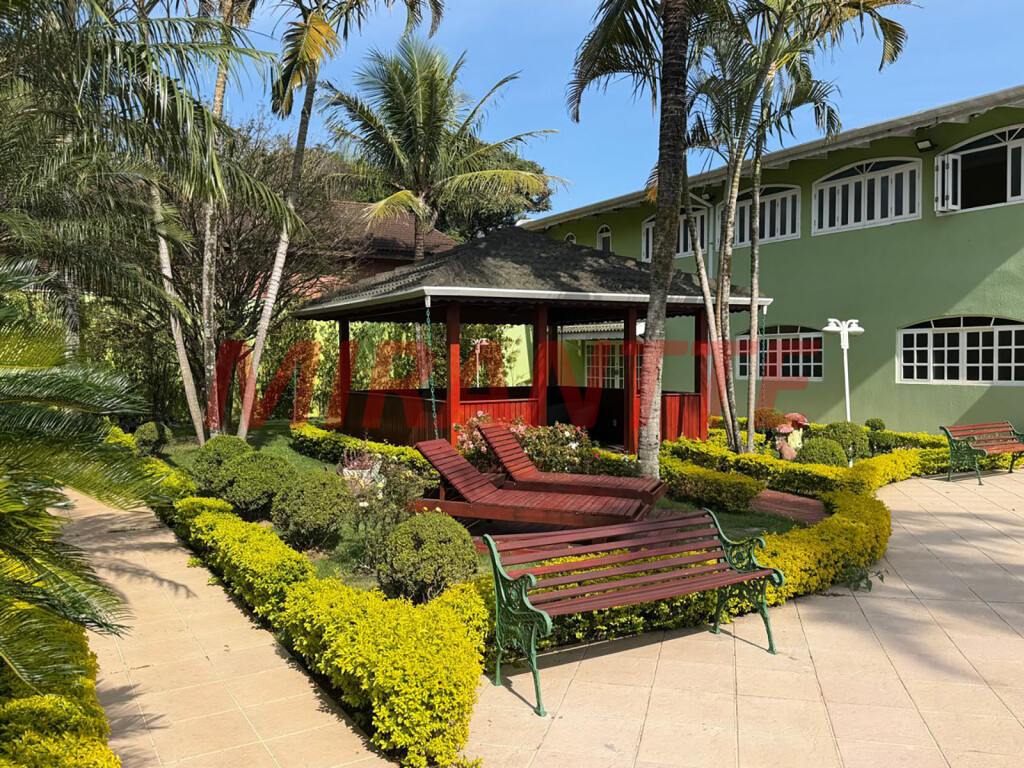 Sobrado de 600m² com 5 quartos em Interlagos