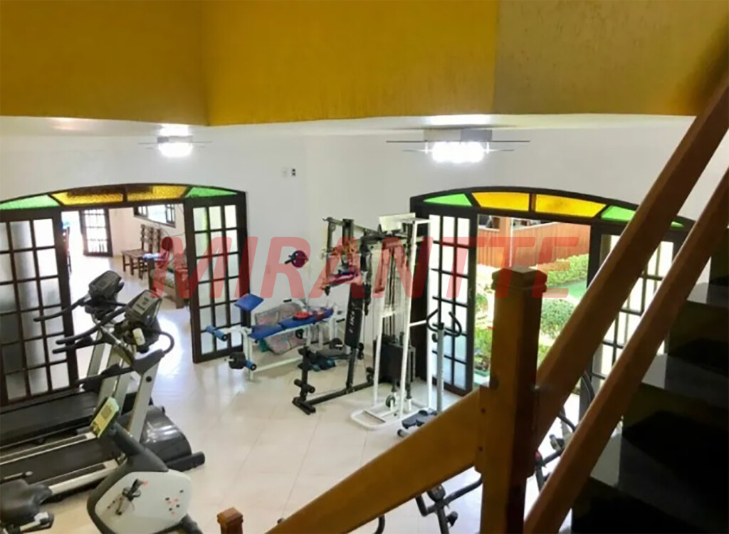 Sobrado de 600m² com 5 quartos em Interlagos