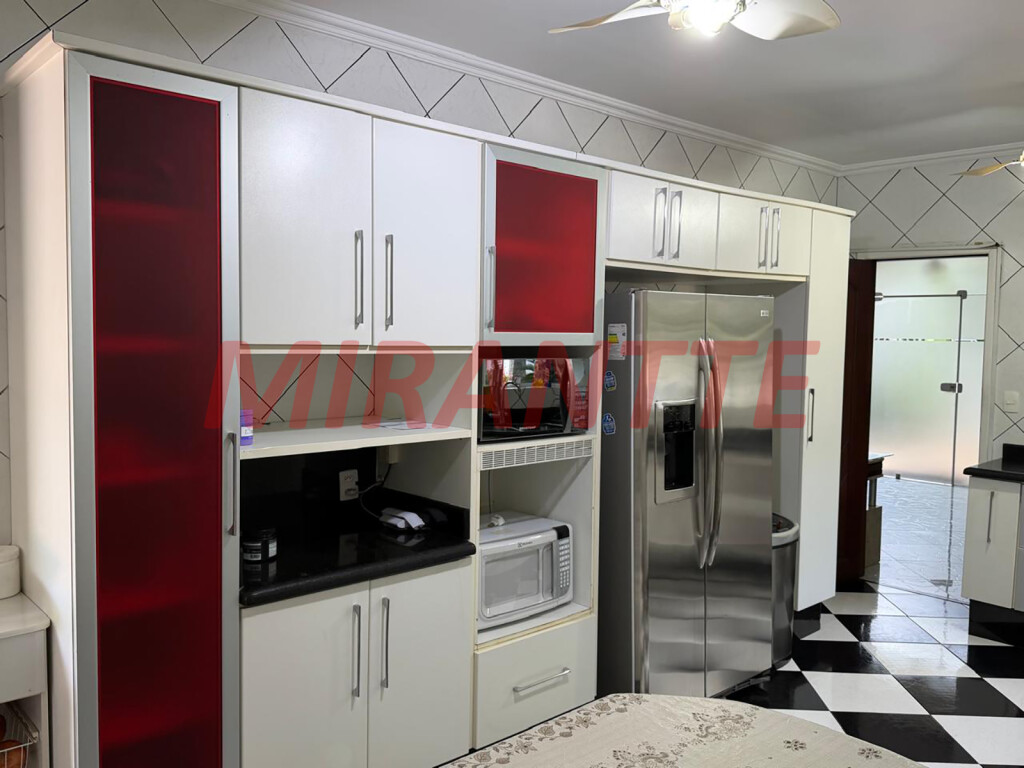 Sobrado de 600m² com 5 quartos em Interlagos