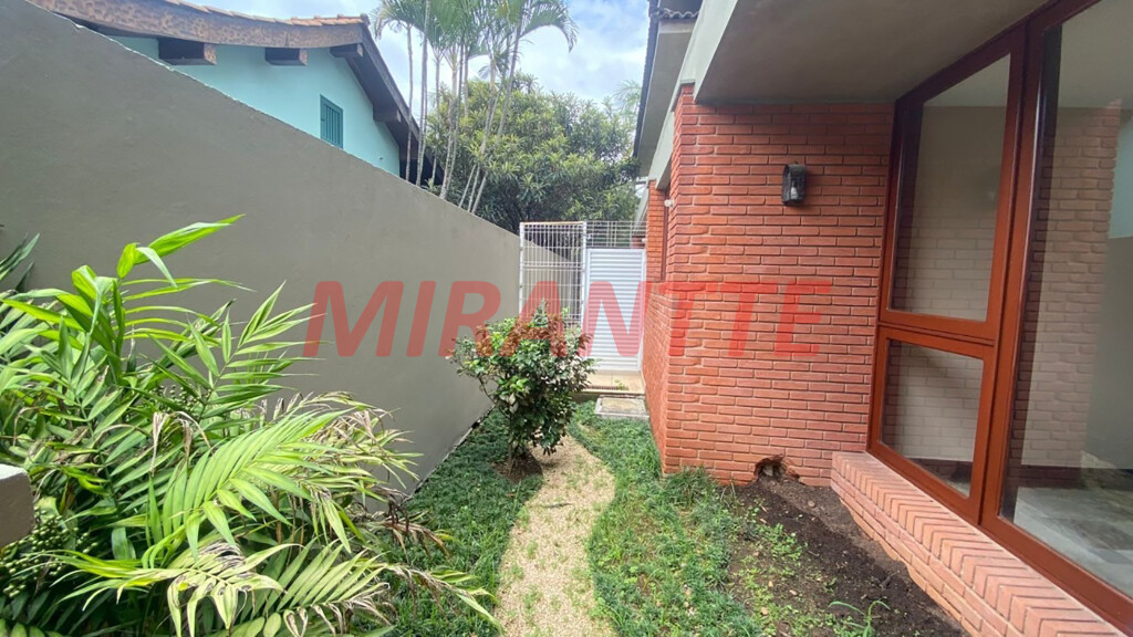 Sobrado de 552m² com 4 quartos em Alphaville