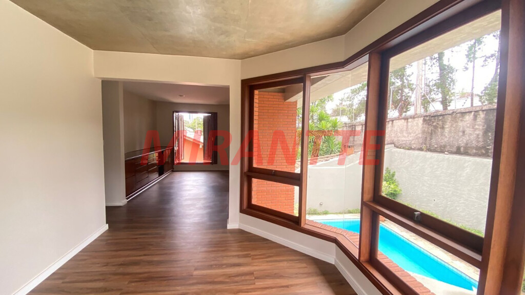 Sobrado de 552m² com 4 quartos em Alphaville