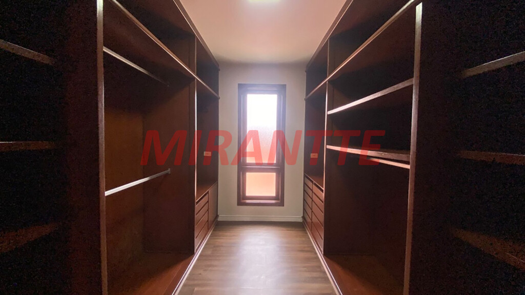 Sobrado de 552m² com 4 quartos em Alphaville