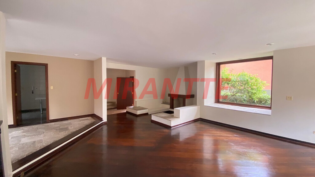 Sobrado de 552m² com 4 quartos em Alphaville