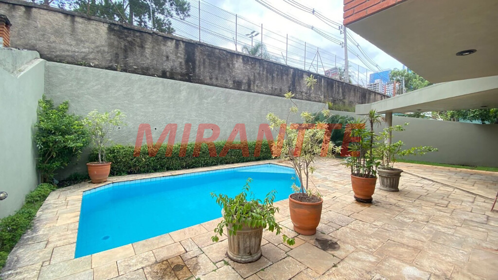 Sobrado de 552m² com 4 quartos em Alphaville