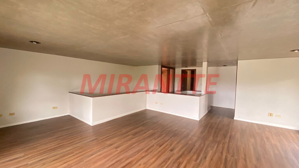 Sobrado de 552m² com 4 quartos em Alphaville