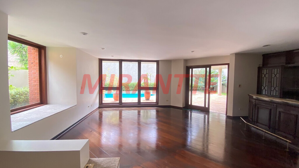 Sobrado de 552m² com 4 quartos em Alphaville
