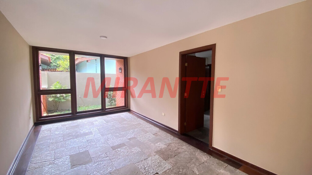 Sobrado de 552m² com 4 quartos em Alphaville