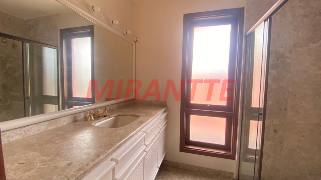 Sobrado de 552m² com 4 quartos em Alphaville