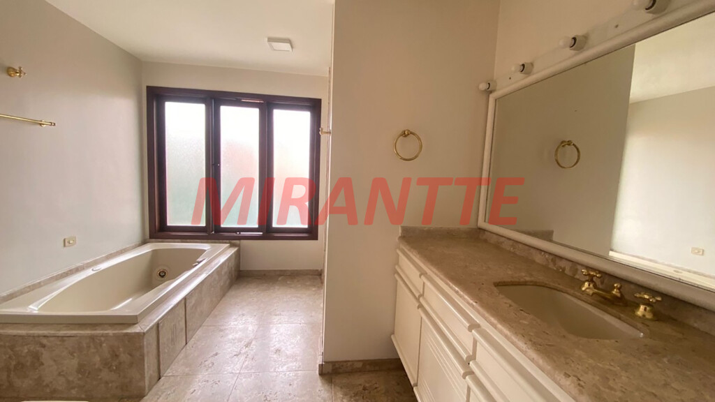Sobrado de 552m² com 4 quartos em Alphaville