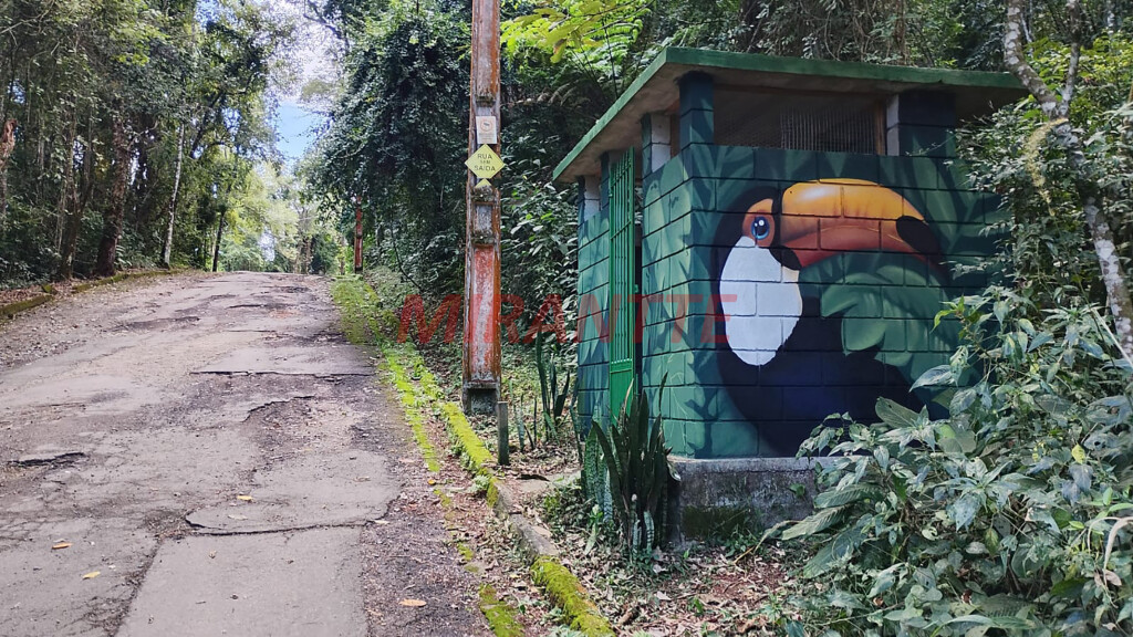 Terreno de 1.242m² em Sausalito Sul