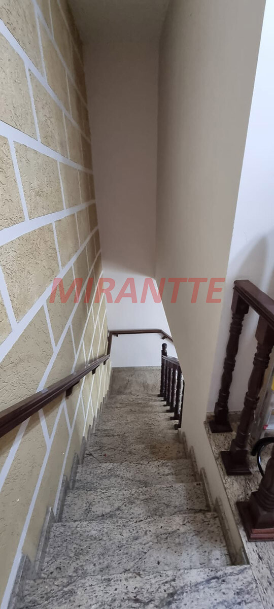 Sobrado de 106m² com 2 quartos em Água Fria