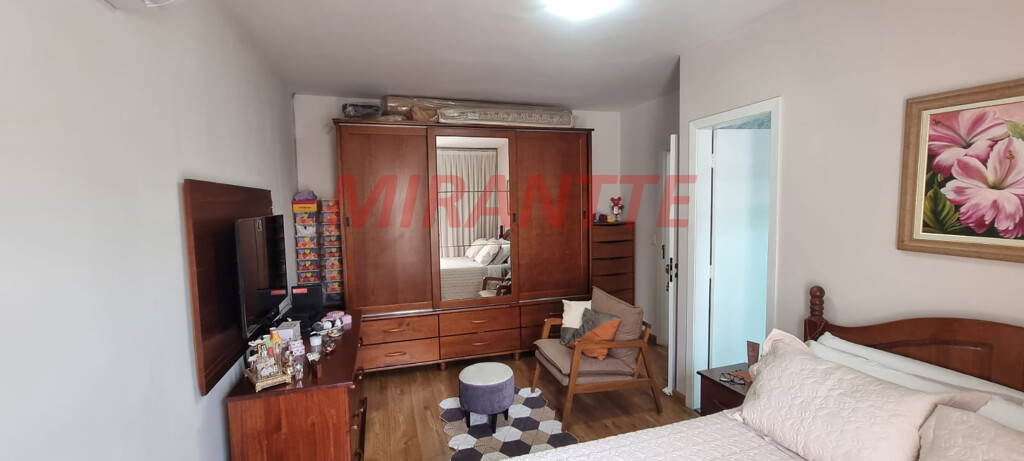 Sobrado de 106m² com 2 quartos em Água Fria