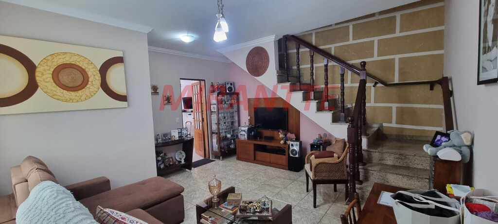 Sobrado de 106m² com 2 quartos em Água Fria