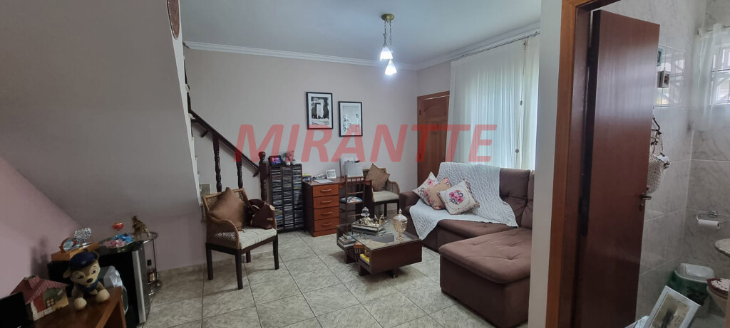 Sobrado de 106m² com 2 quartos em Água Fria
