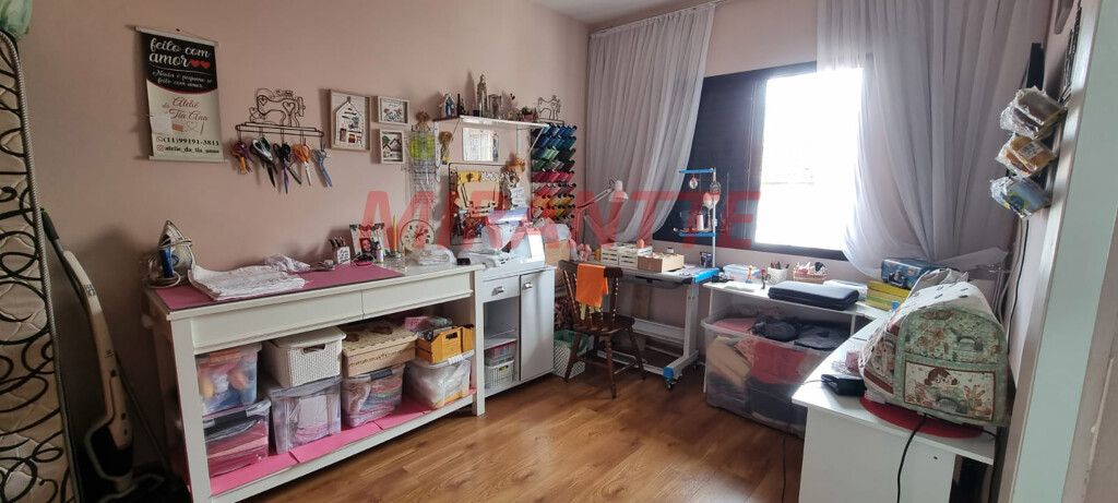 Sobrado de 106m² com 2 quartos em Água Fria
