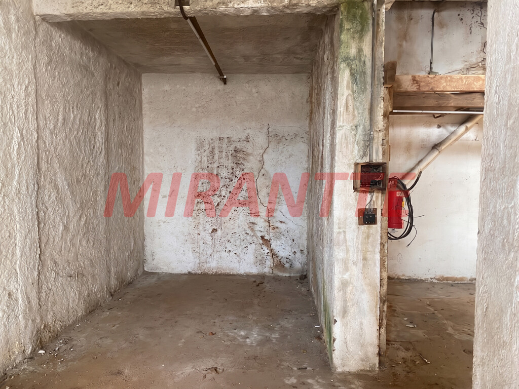 Comercial de 300m² em Jardim Rossin