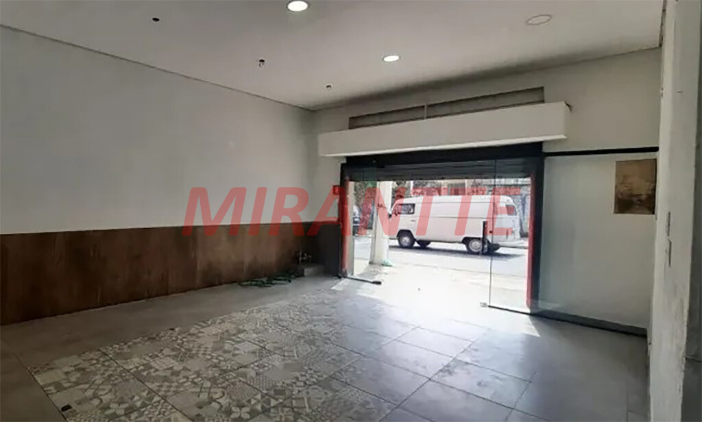 Terreno de 669m² em Limão