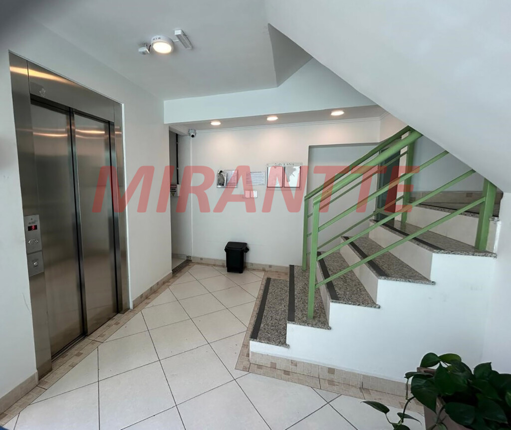 Apartamento com 2 quartos em Água Fria