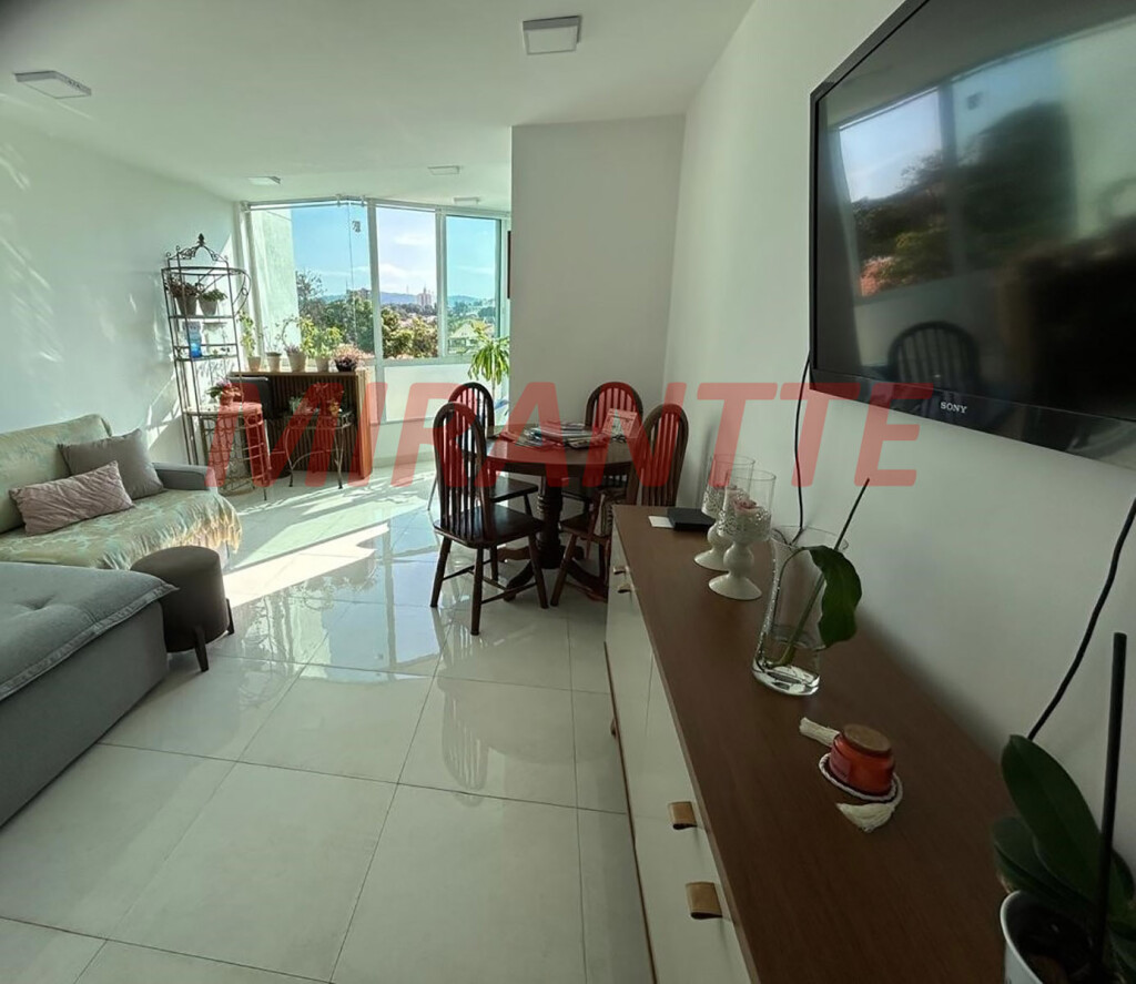 Apartamento com 2 quartos em Água Fria