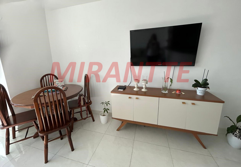Apartamento com 2 quartos em Água Fria