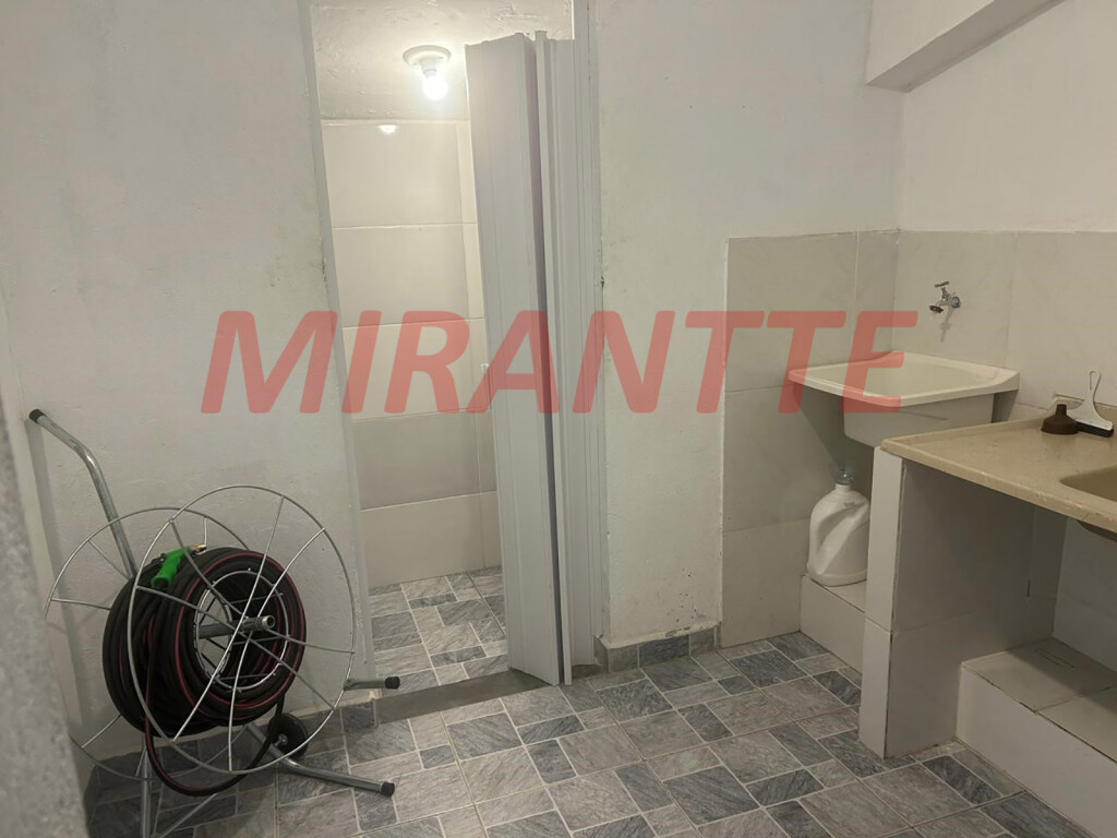 Apartamento com 2 quartos em Água Fria