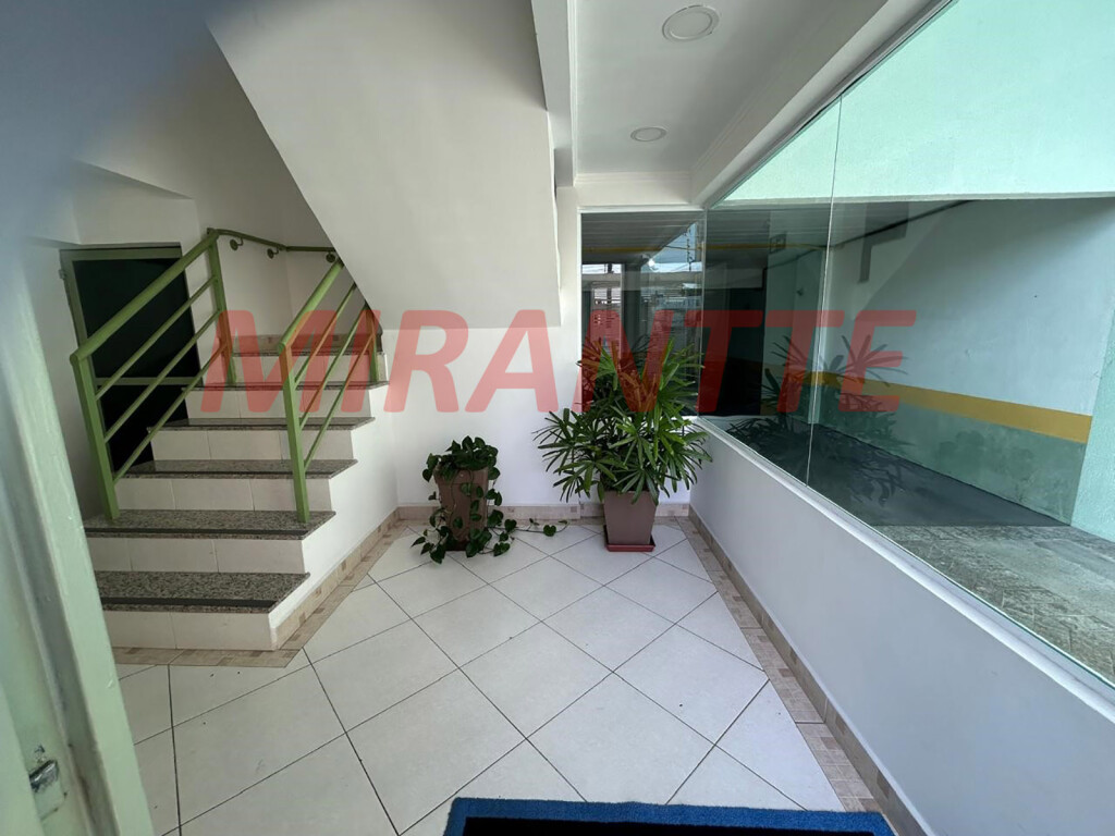 Apartamento com 2 quartos em Água Fria