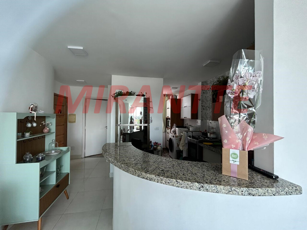 Apartamento com 2 quartos em Água Fria