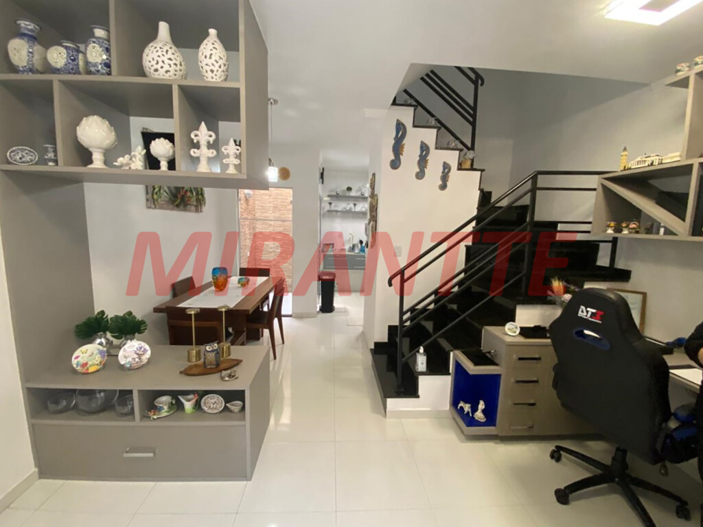 Cond. fechado de 100m² com 2 quartos em Santa Teresinha