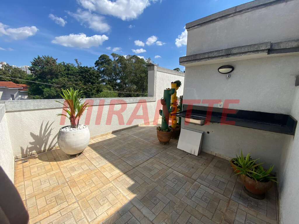 Cond. fechado de 100m² com 2 quartos em Santa Teresinha