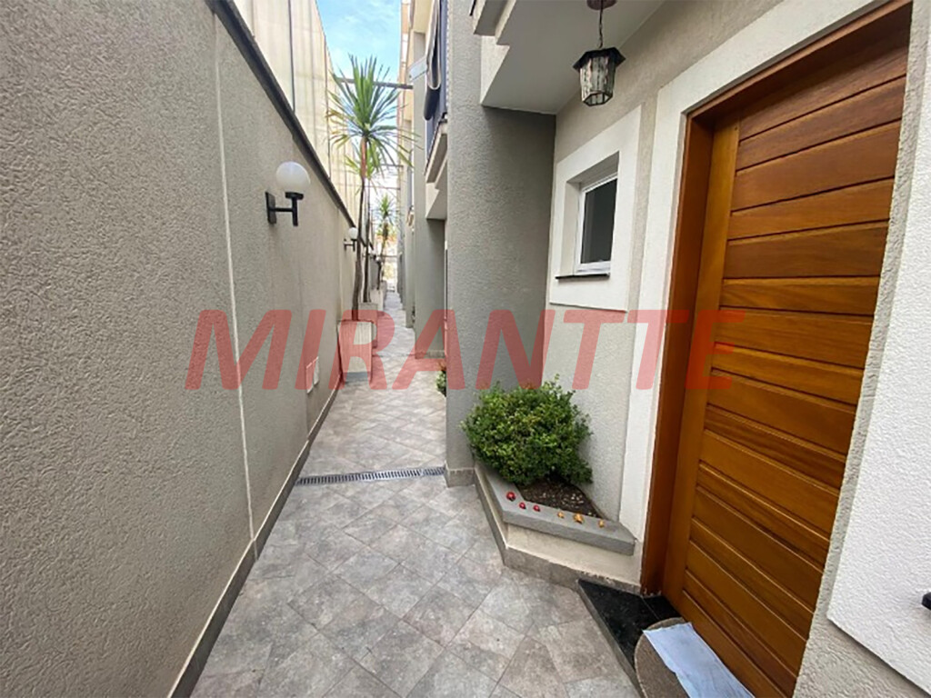 Cond. fechado de 100m² com 2 quartos em Santa Teresinha