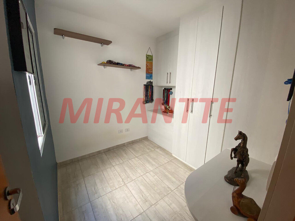 Cond. fechado de 100m² com 2 quartos em Santa Teresinha