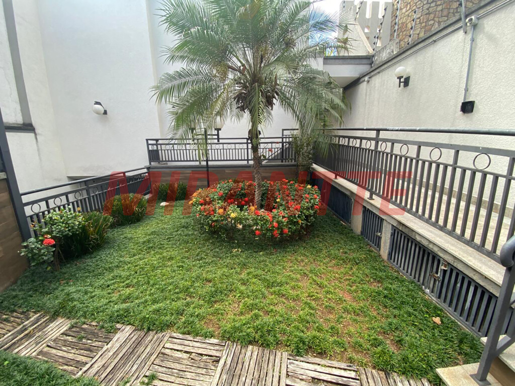 Cond. fechado de 100m² com 2 quartos em Santa Teresinha