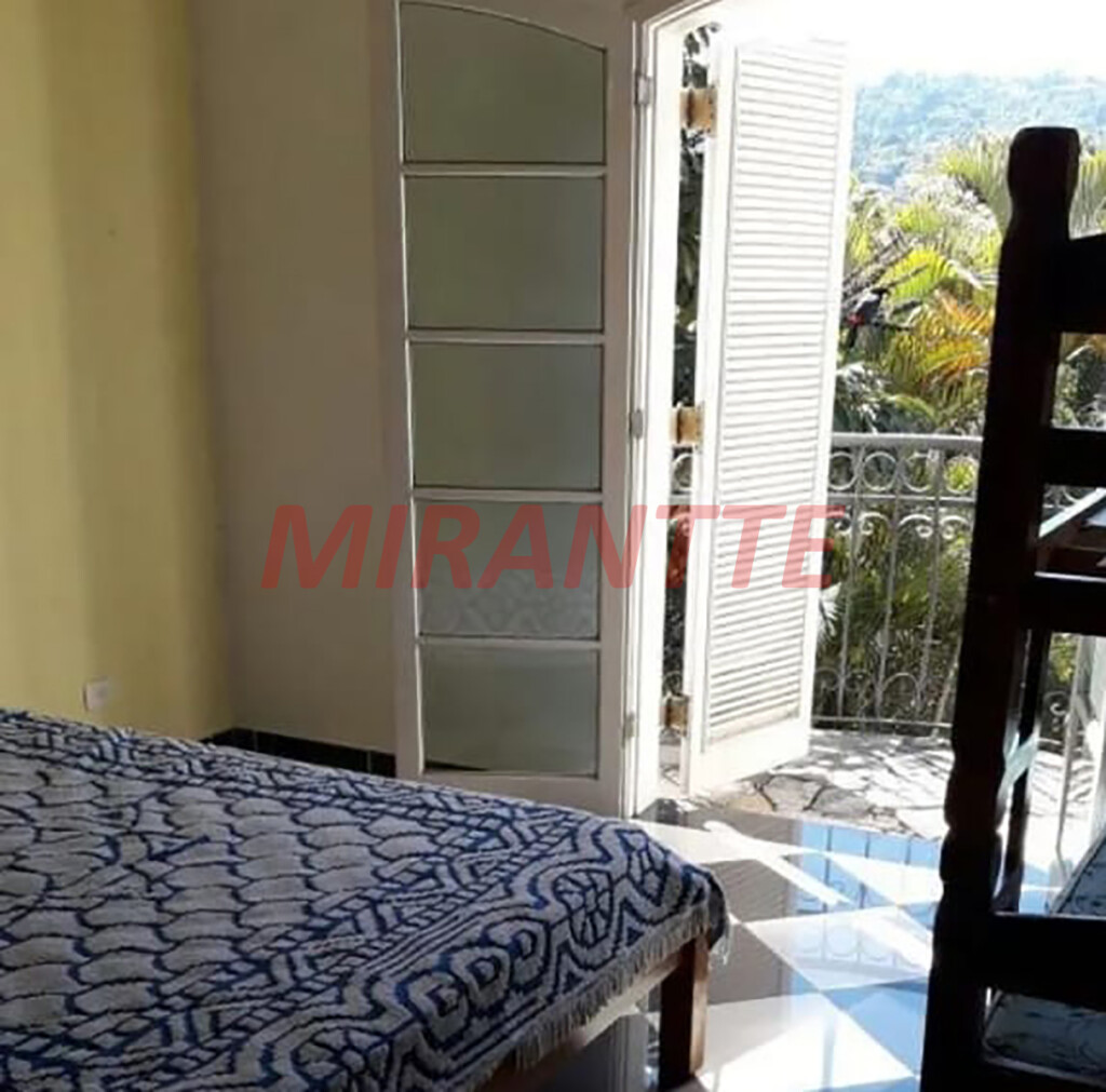 Cond. fechado de 700m² com 4 quartos em Caraguata