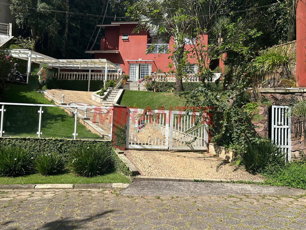 Sobrado com 3 quartos em Roseira