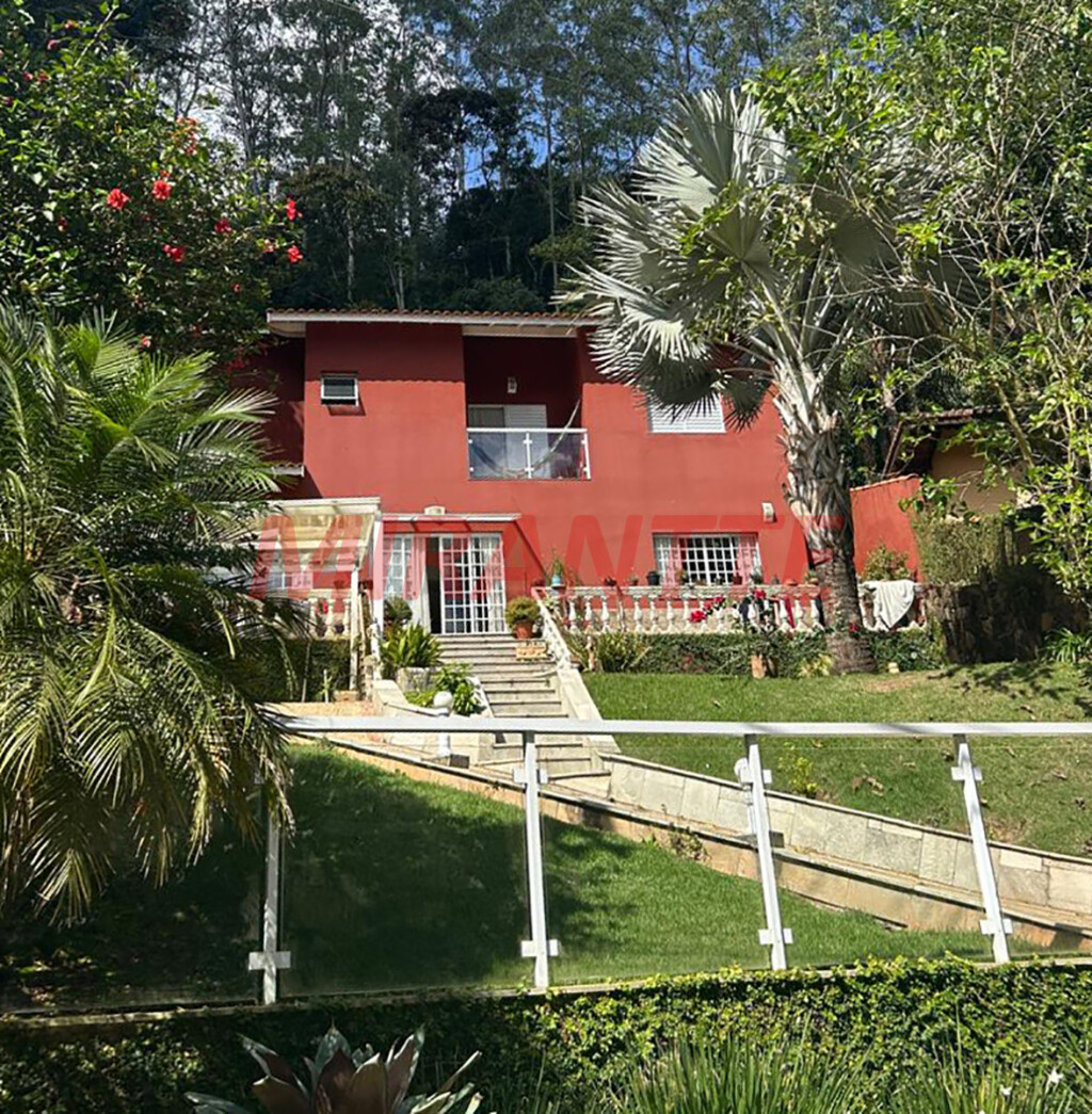 Sobrado com 3 quartos em Roseira