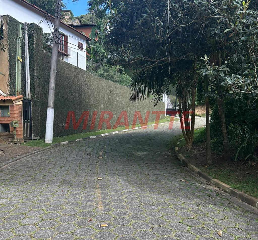 Sobrado com 3 quartos em Roseira
